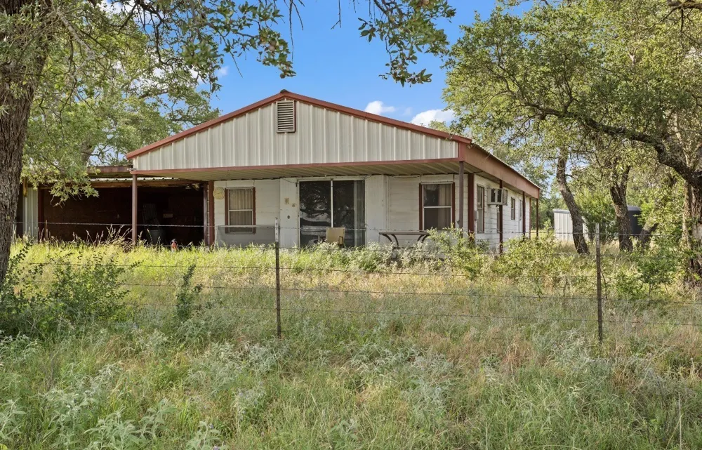 1806 County Road 2425 Iredell, TX 76649