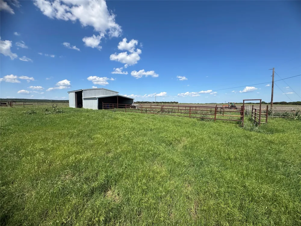 1806 County Road 2425 Iredell, TX 76649