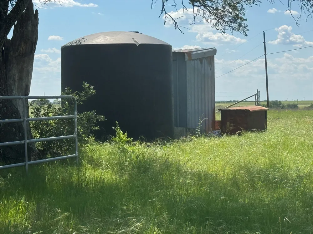 1806 County Road 2425 Iredell, TX 76649