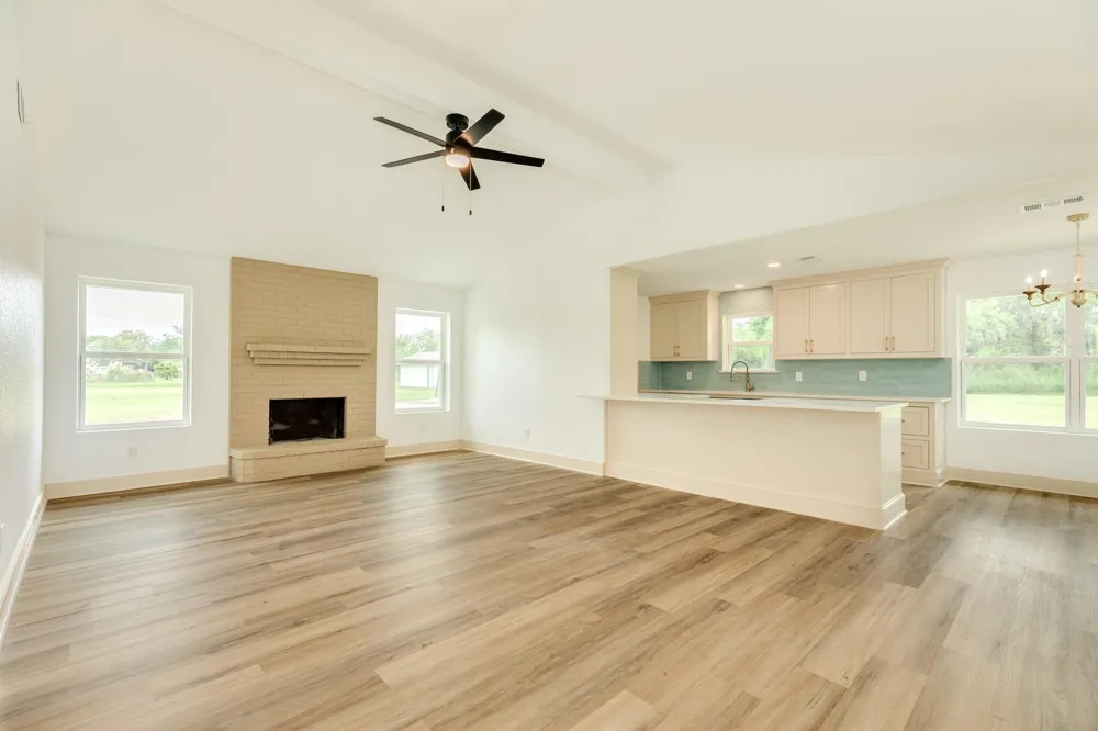 16508 County Road 729 Brazoria, TX 77422