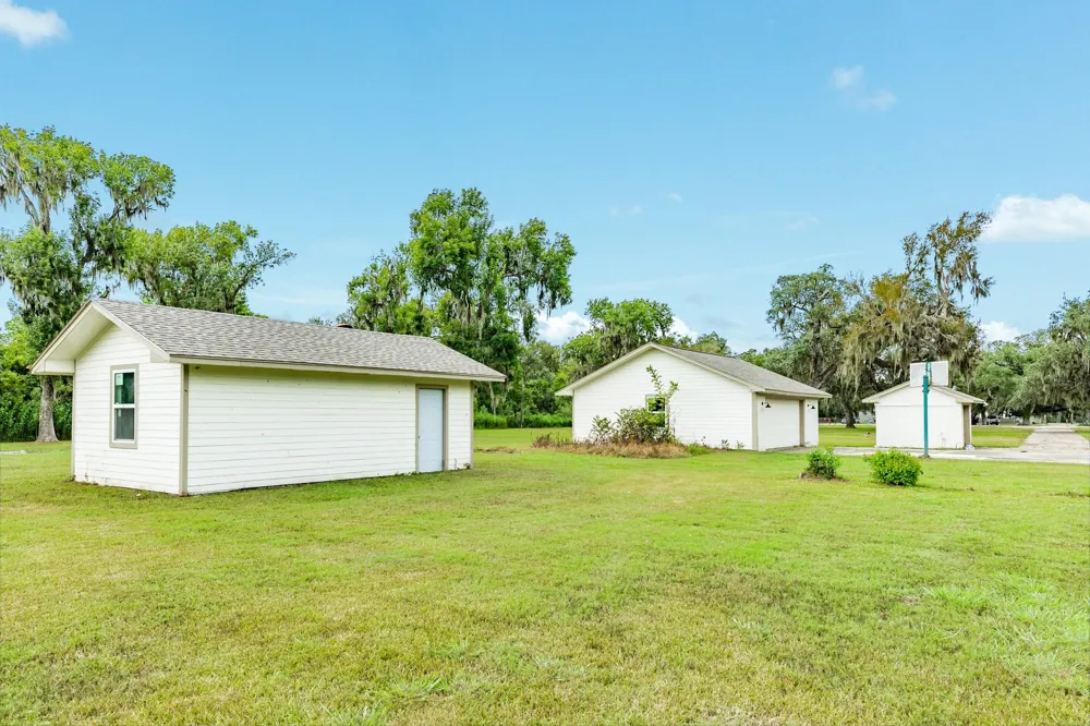 16508 County Road 729 Brazoria, TX 77422