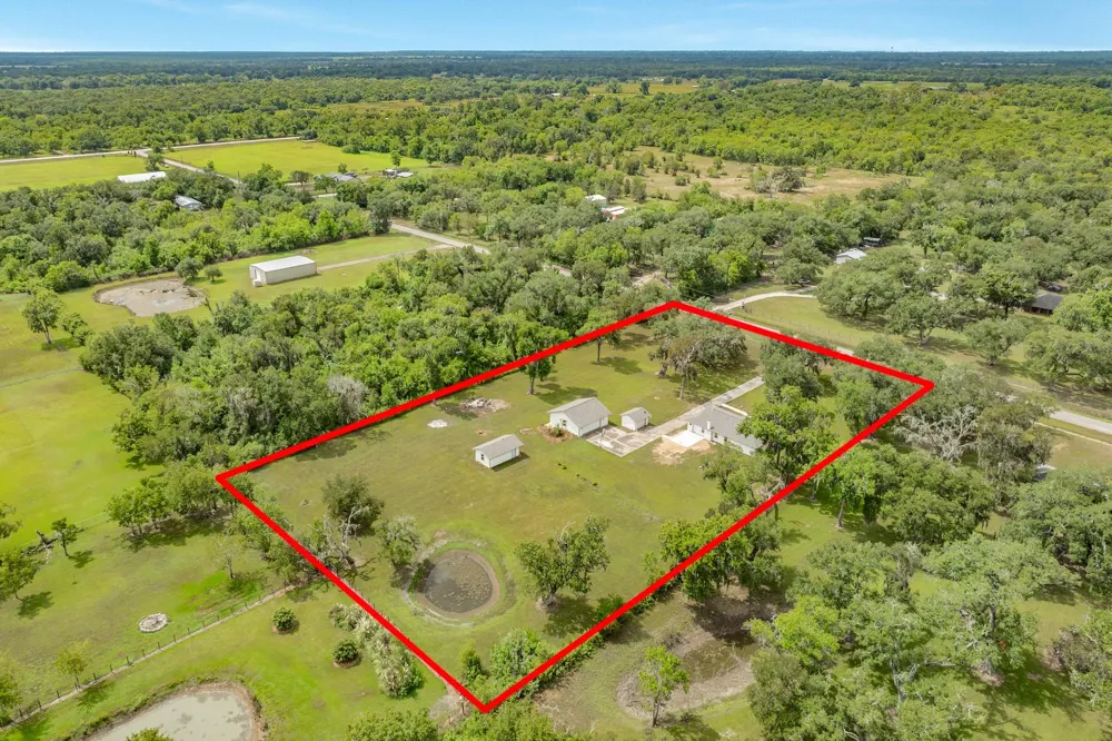 16508 County Road 729 Brazoria, TX 77422