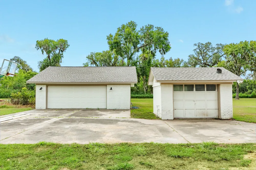 16508 County Road 729 Brazoria, TX 77422