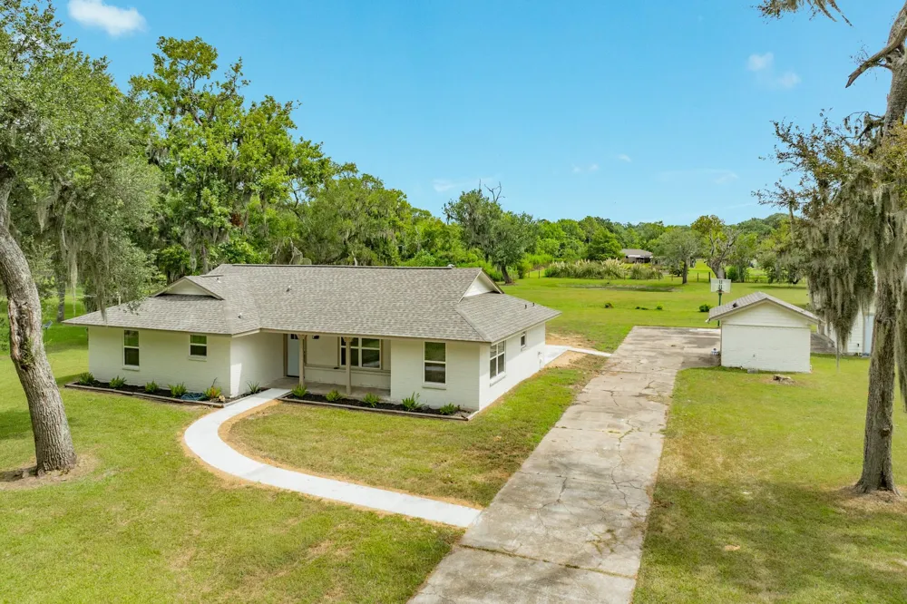 16508 County Road 729 Brazoria, TX 77422