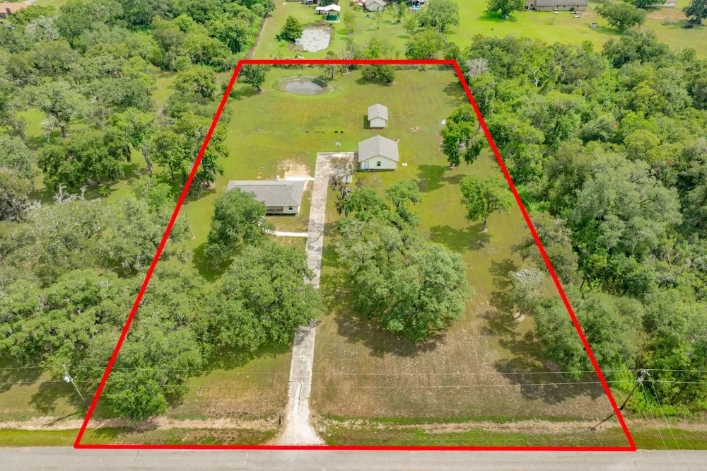 16508 County Road 729 Brazoria, TX 77422