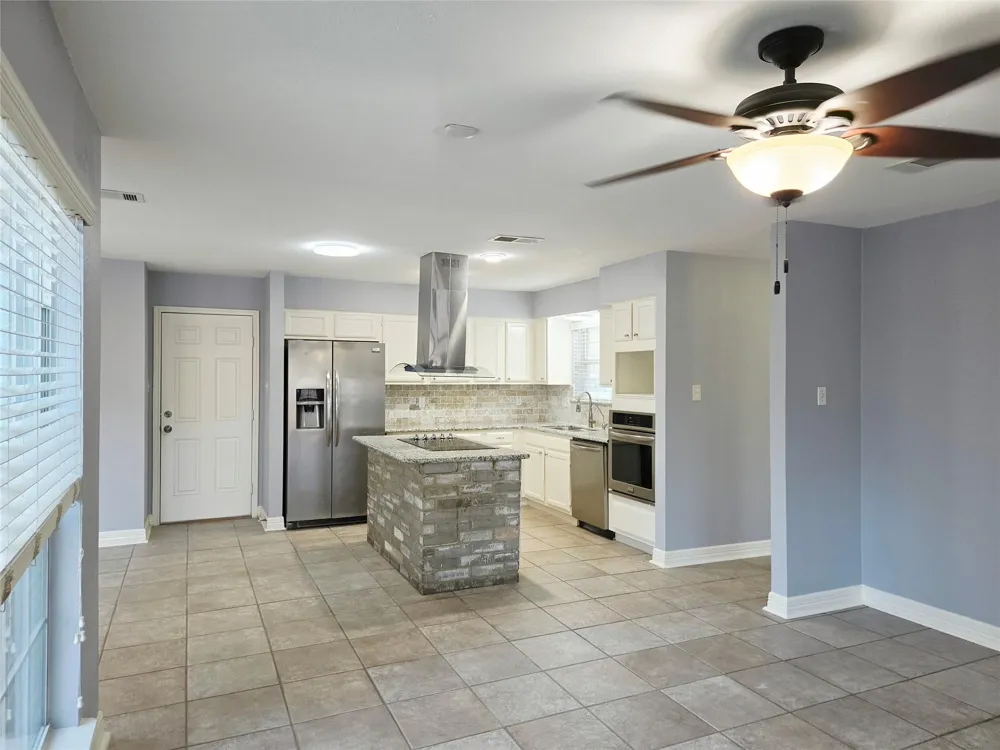 6711 Stonewater Houston, TX 77084