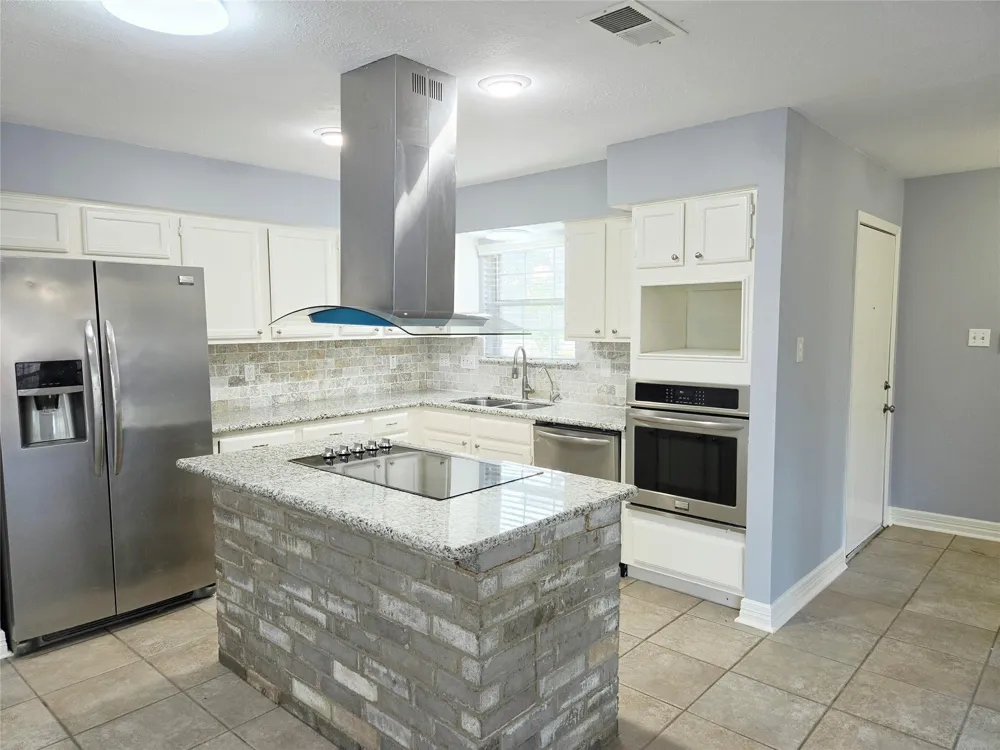 6711 Stonewater Houston, TX 77084