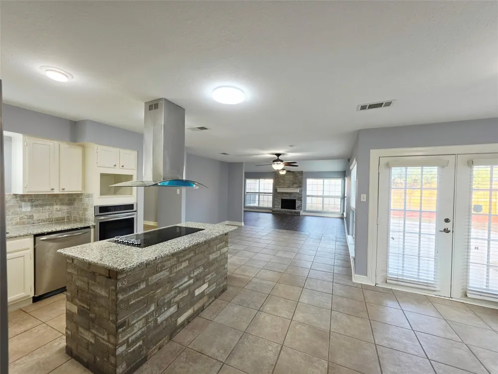 6711 Stonewater Houston, TX 77084