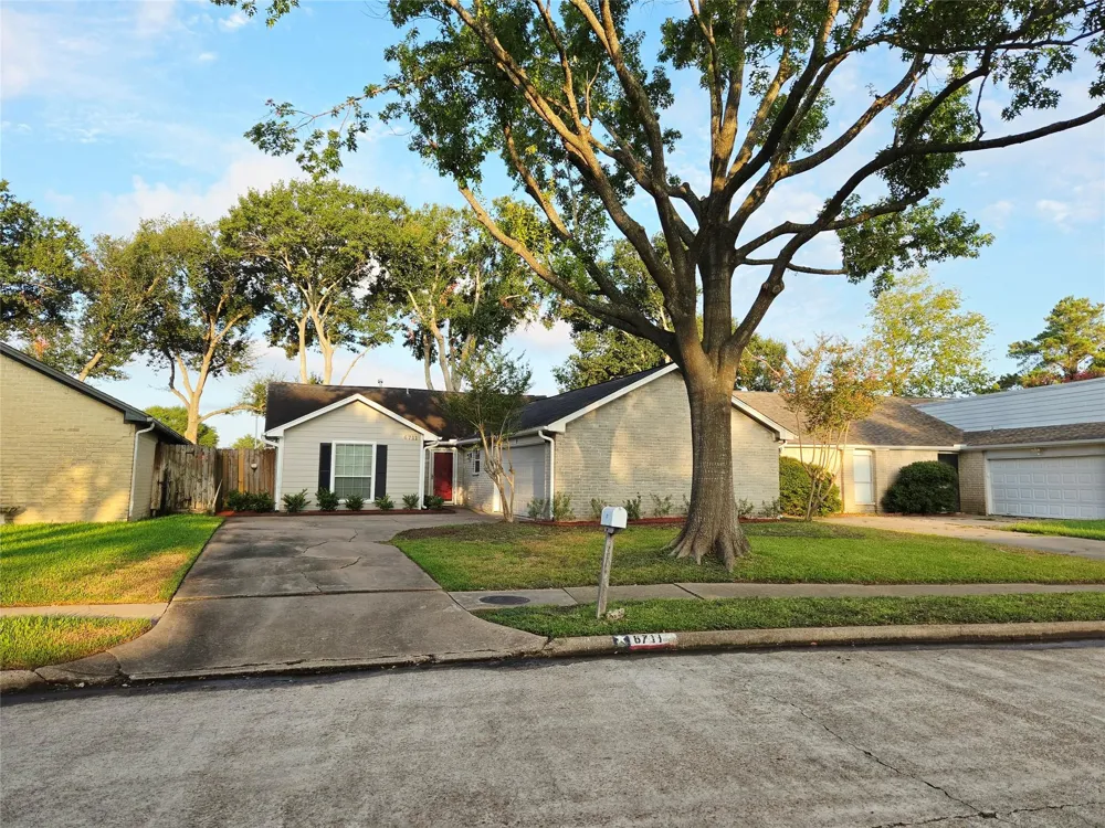 6711 Stonewater Houston, TX 77084