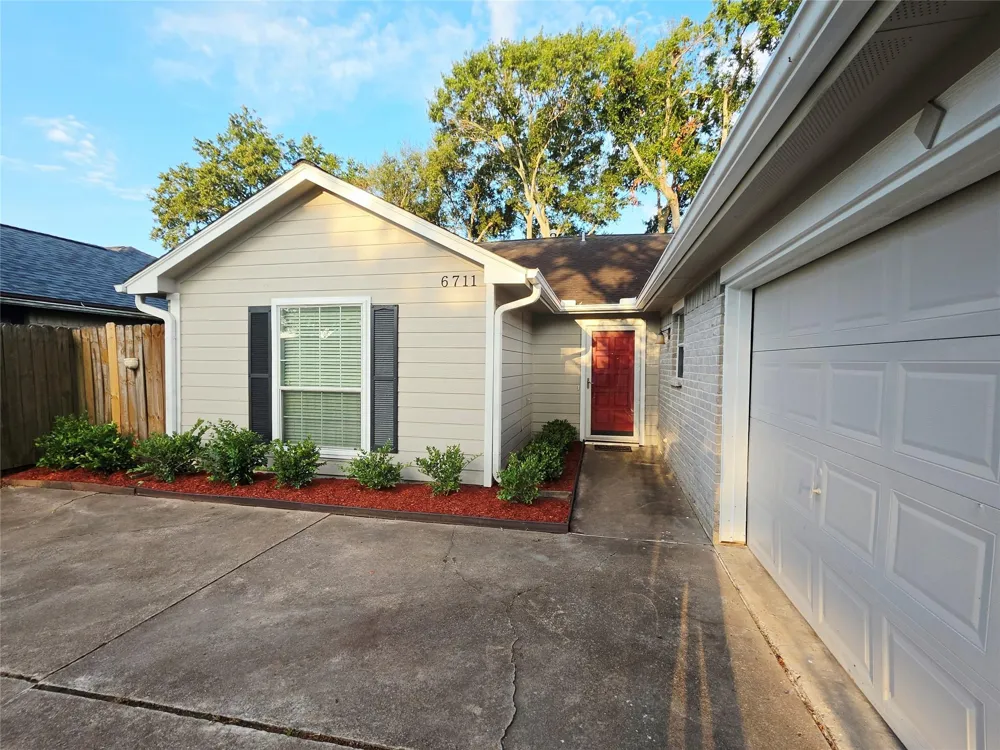 6711 Stonewater Houston, TX 77084