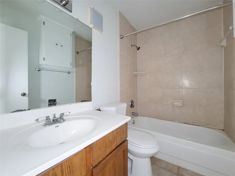 6202 Skyline #32 Houston, TX 77057