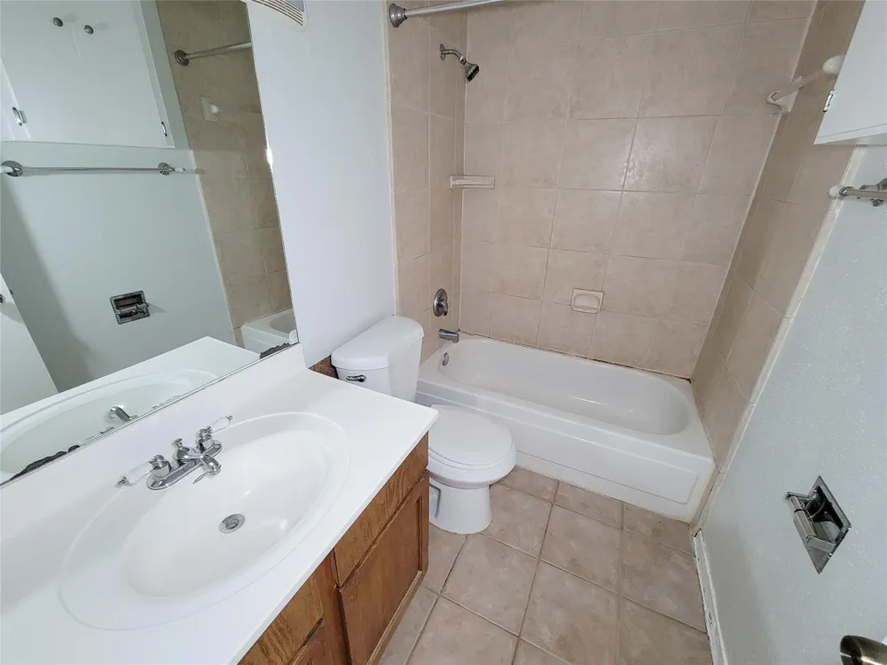 6202 Skyline #32 Houston, TX 77057