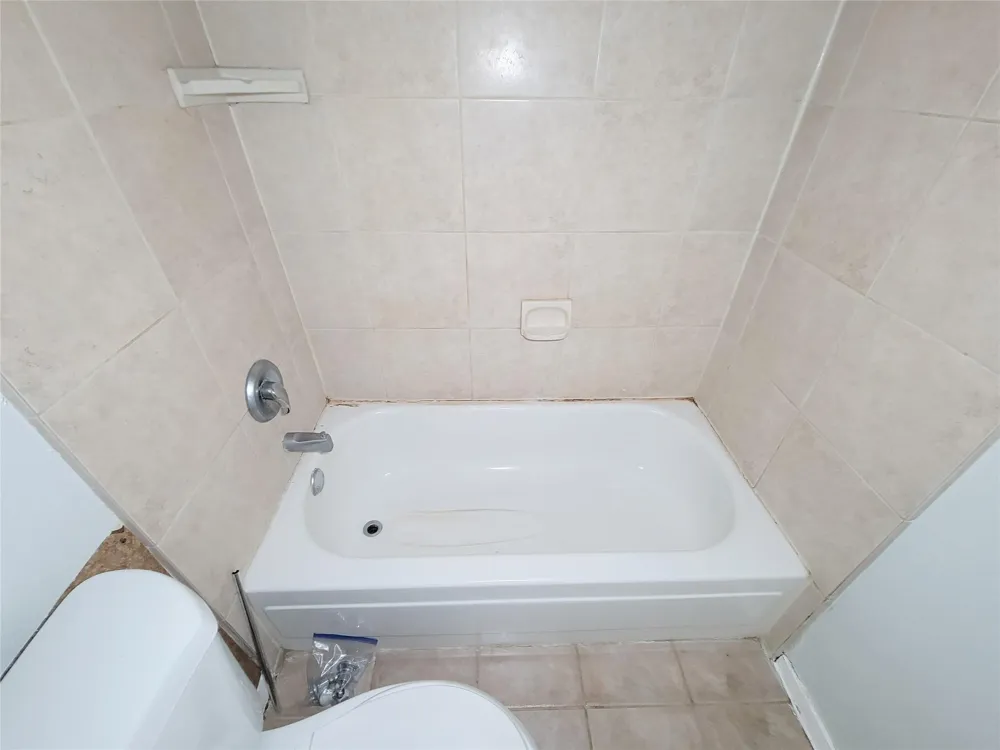 6202 Skyline #32 Houston, TX 77057