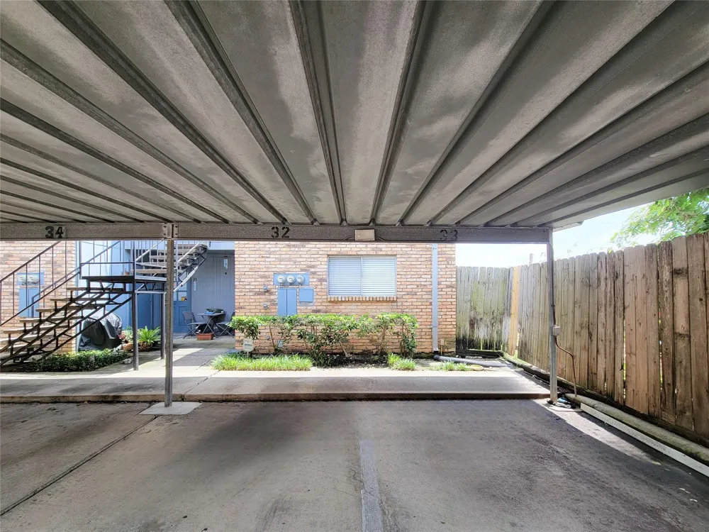 6202 Skyline #32 Houston, TX 77057