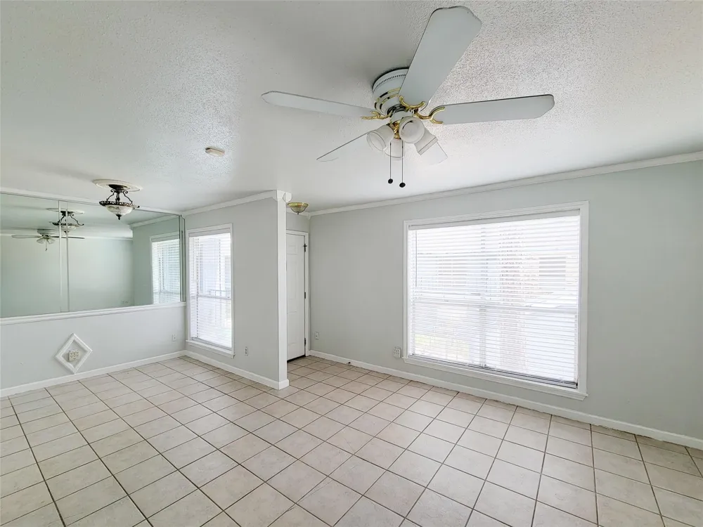 6202 Skyline #32 Houston, TX 77057