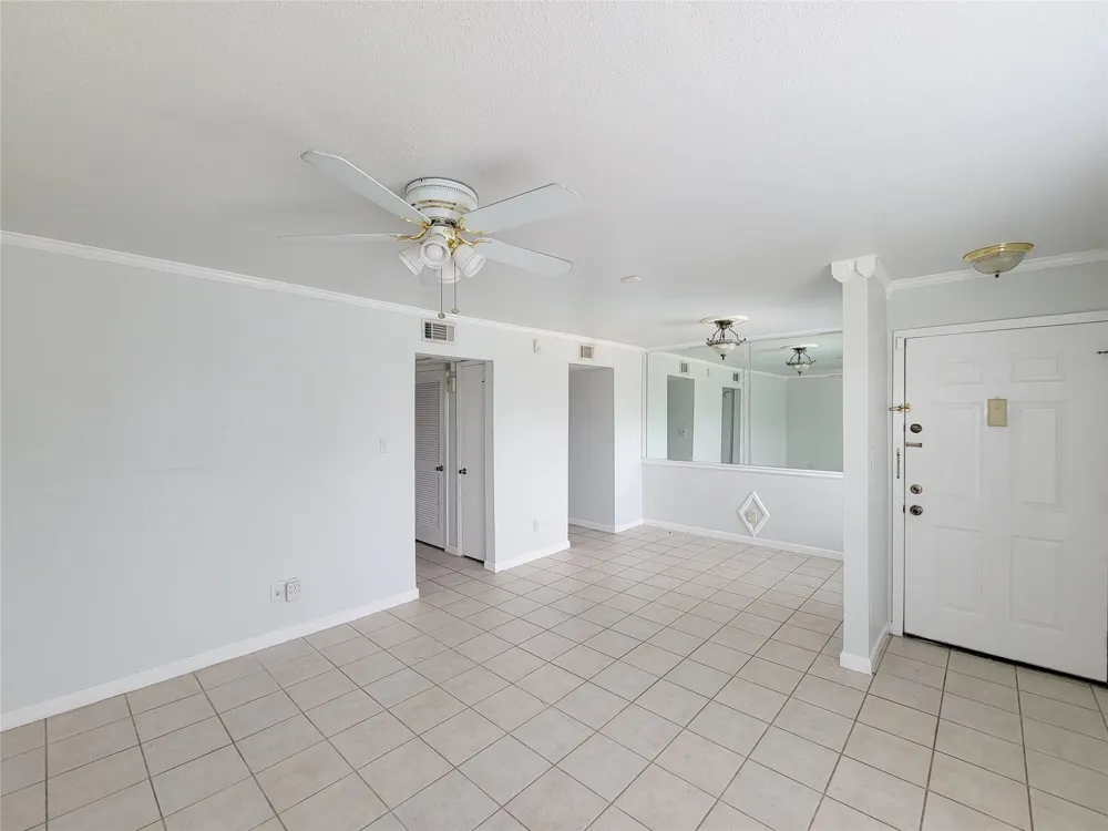 6202 Skyline #32 Houston, TX 77057