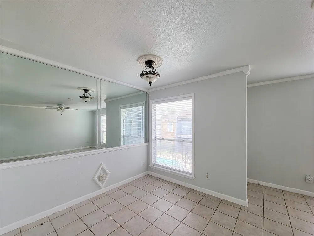 6202 Skyline #32 Houston, TX 77057