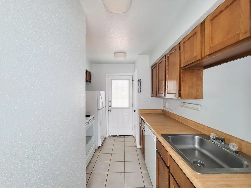 6202 Skyline #32 Houston, TX 77057