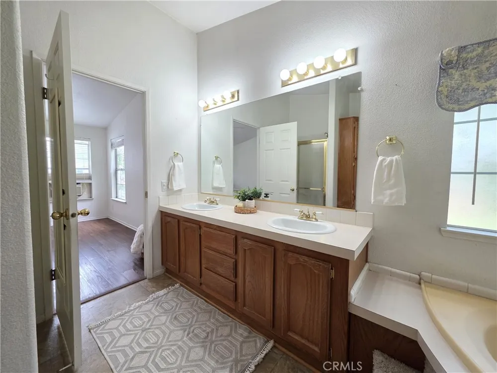 350 Gilmore Rd #111 Red Bluff, CA 96080
