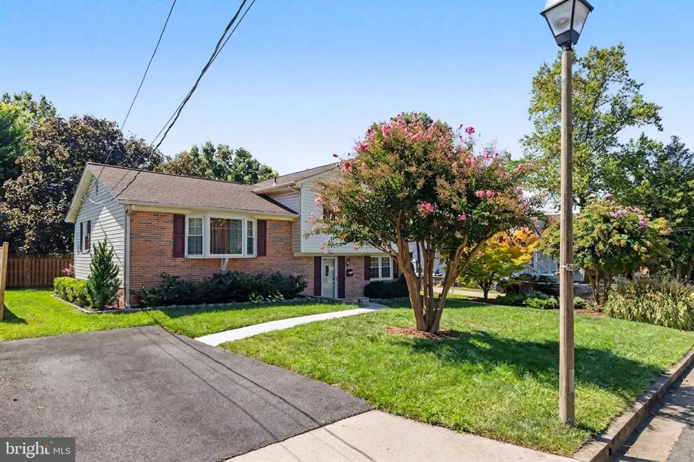 4710 7TH STREET S Arlington, VA 22204