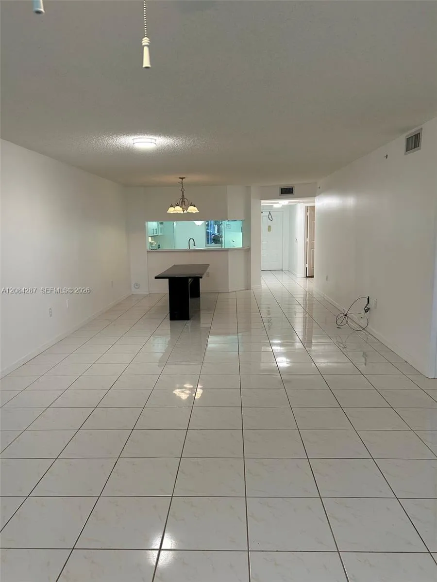 2541 Nob Hill Rd #109 Sunrise, FL 33322