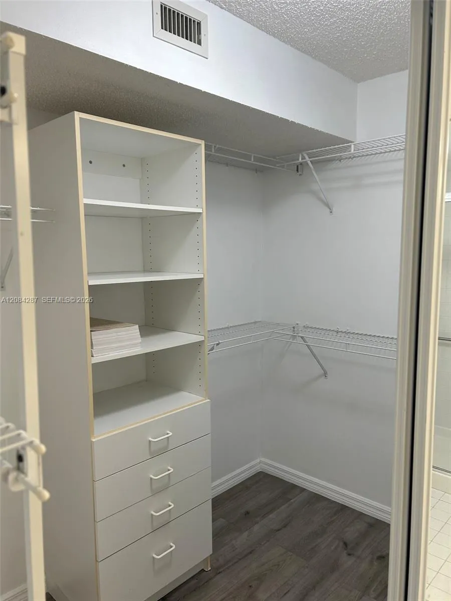2541 Nob Hill Rd #109 Sunrise, FL 33322
