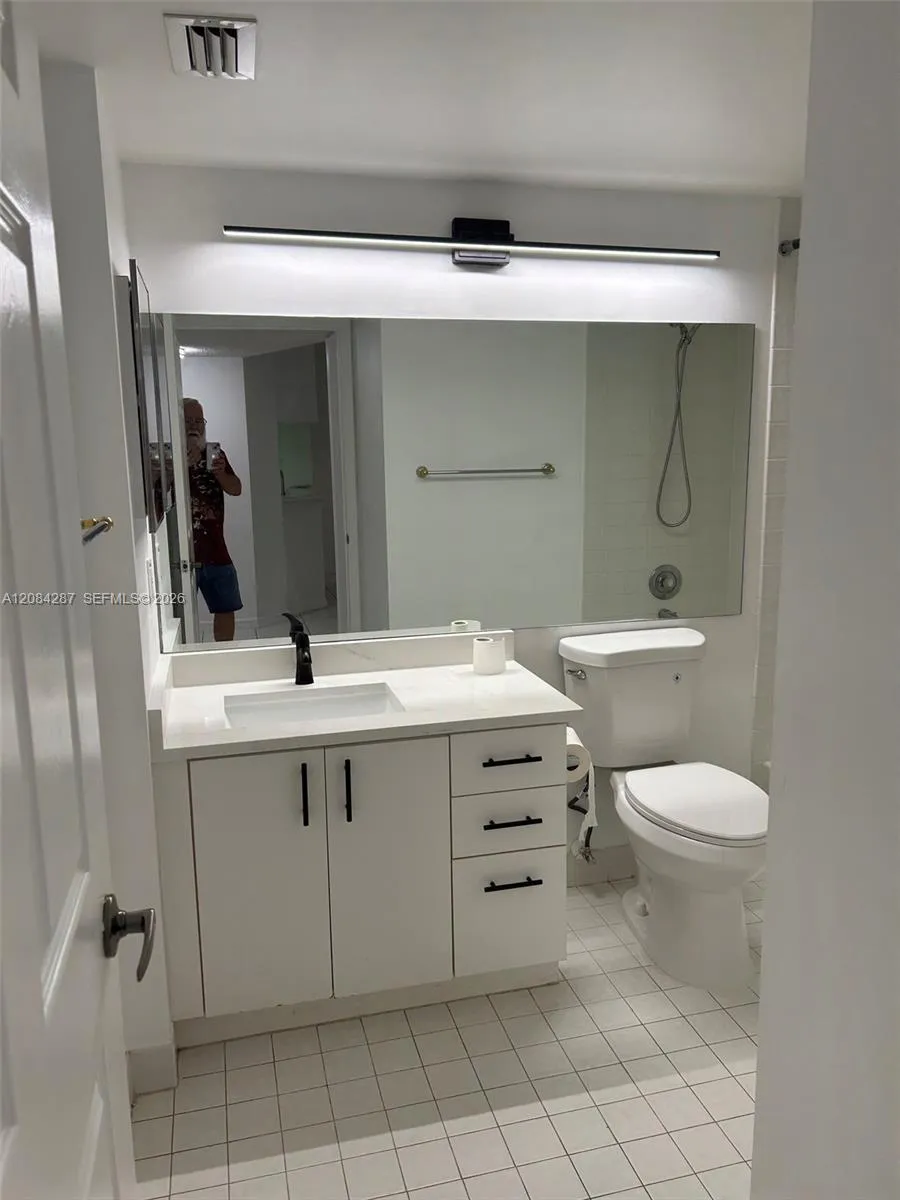 2541 Nob Hill Rd #109 Sunrise, FL 33322