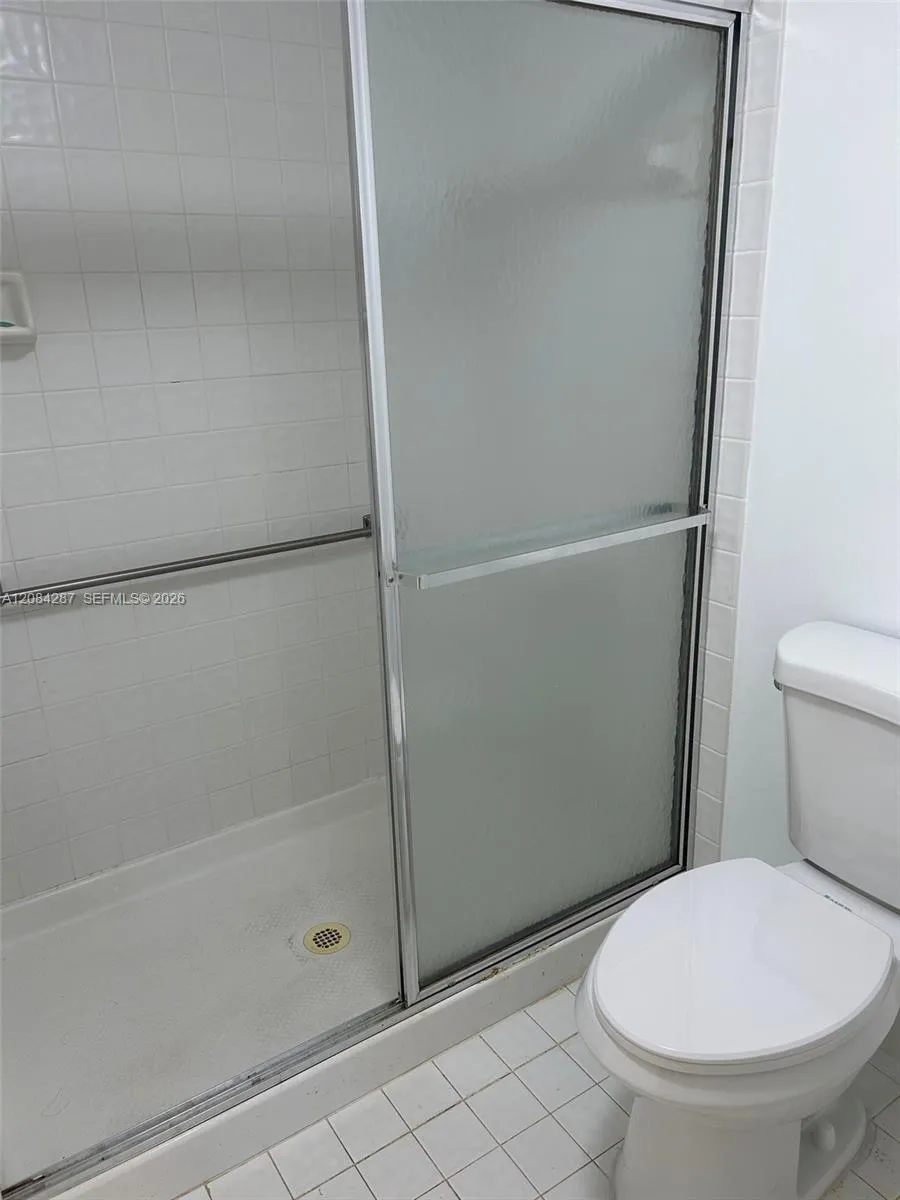 2541 Nob Hill Rd #109 Sunrise, FL 33322