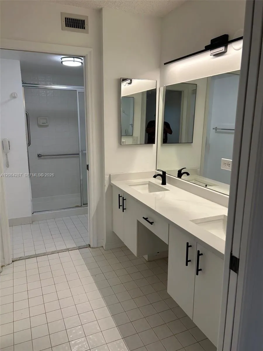 2541 Nob Hill Rd #109 Sunrise, FL 33322