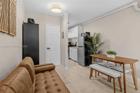 1685 Jefferson Ave #6