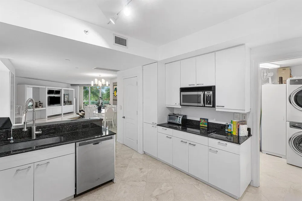 550 SE Mizner Boulevard #B309 Boca Raton, FL 33432