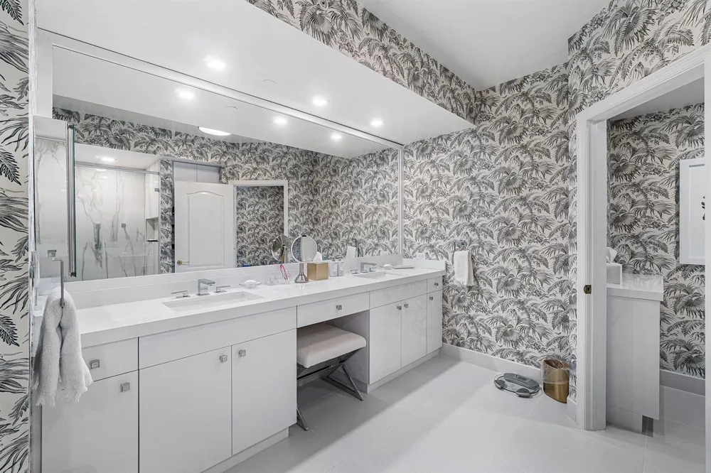 550 SE Mizner Boulevard #B309 Boca Raton, FL 33432
