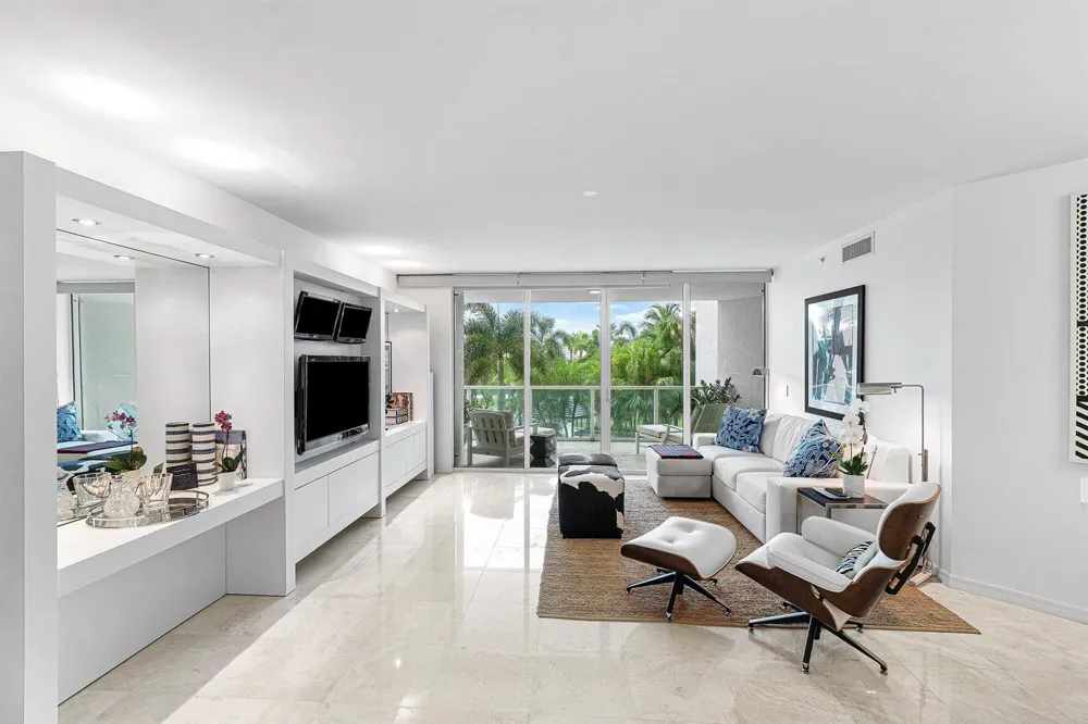 550 SE Mizner Boulevard #B309 Boca Raton, FL 33432