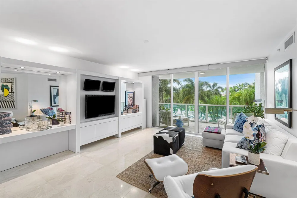 550 SE Mizner Boulevard #B309 Boca Raton, FL 33432