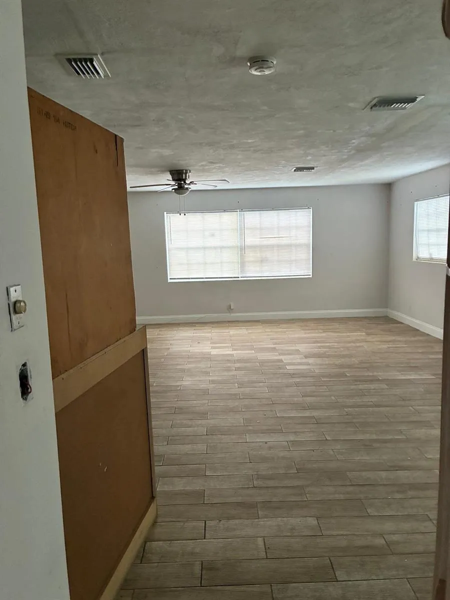 1496 W 32ND STREET West Palm Beach, FL 33404