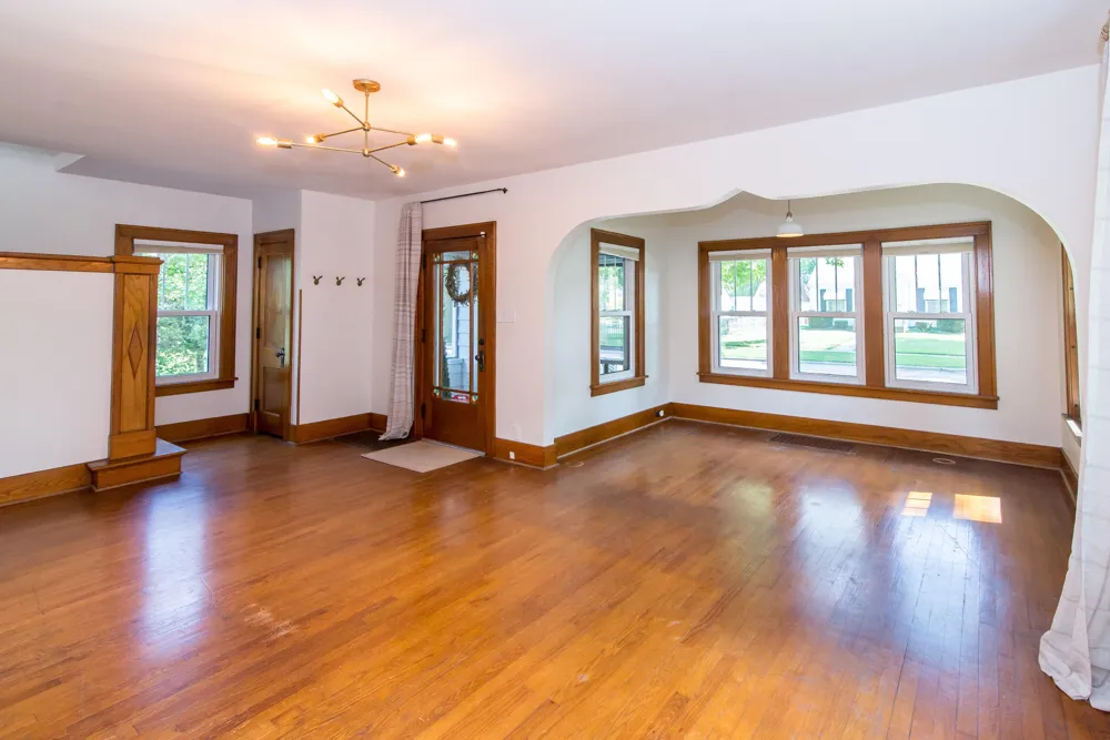 323 Lewis Street Saline, MI 48176