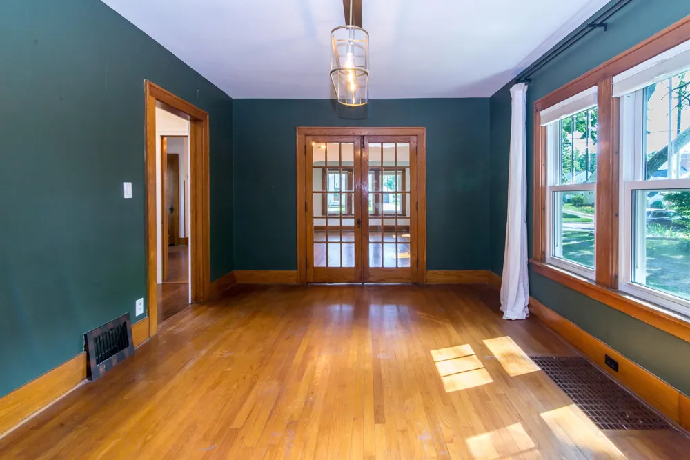 323 Lewis Street Saline, MI 48176
