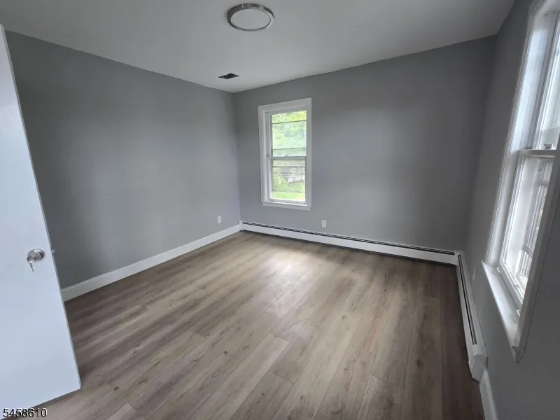 41 Demott Ave Clifton City, NJ 07011