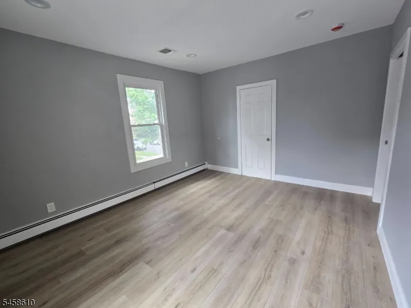 41 Demott Ave Clifton City, NJ 07011