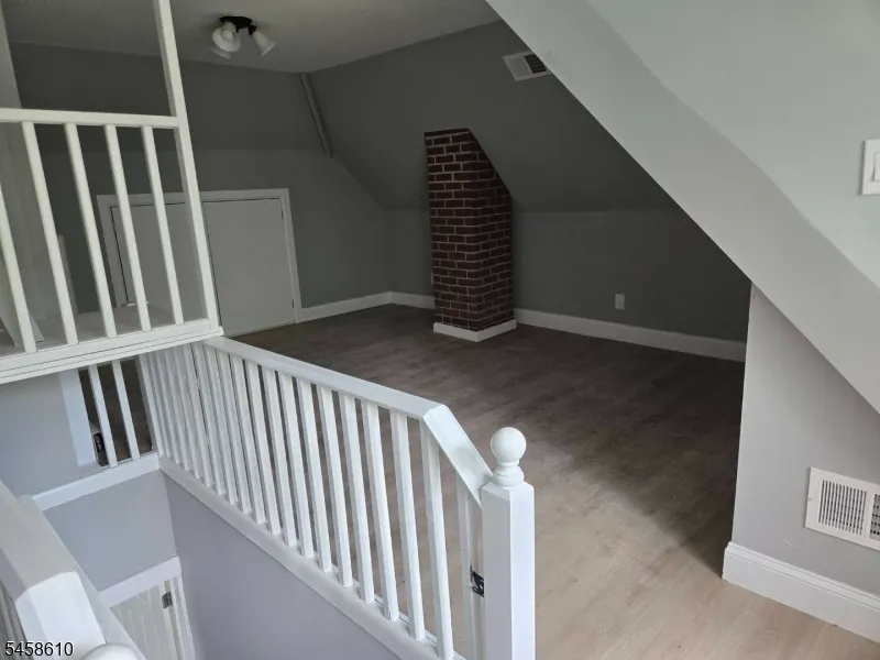 41 Demott Ave Clifton City, NJ 07011