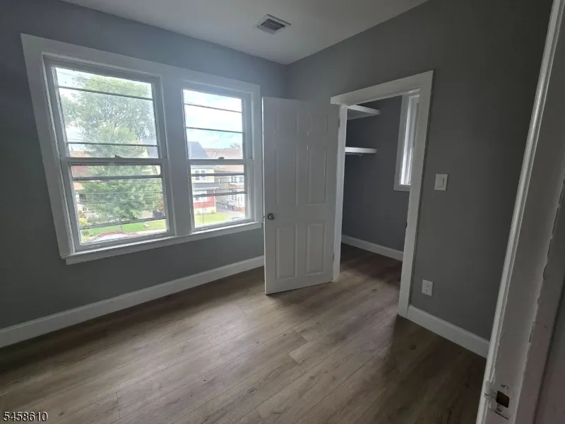 41 Demott Ave Clifton City, NJ 07011