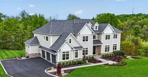 2 Ravinn Lane
