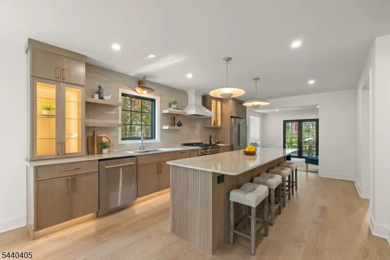 34 Pine Ter Millburn, NJ 07078
