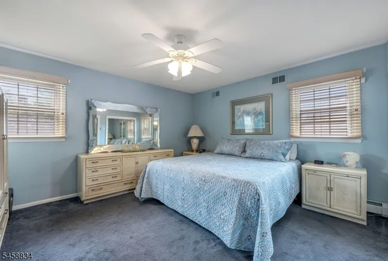14 Aspen Ct Paramus, NJ 07652