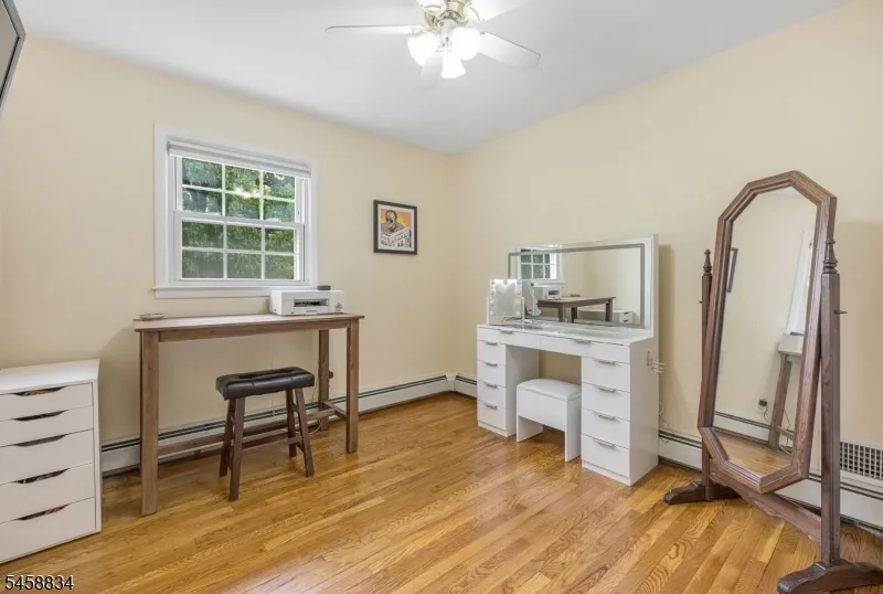 14 Aspen Ct Paramus, NJ 07652