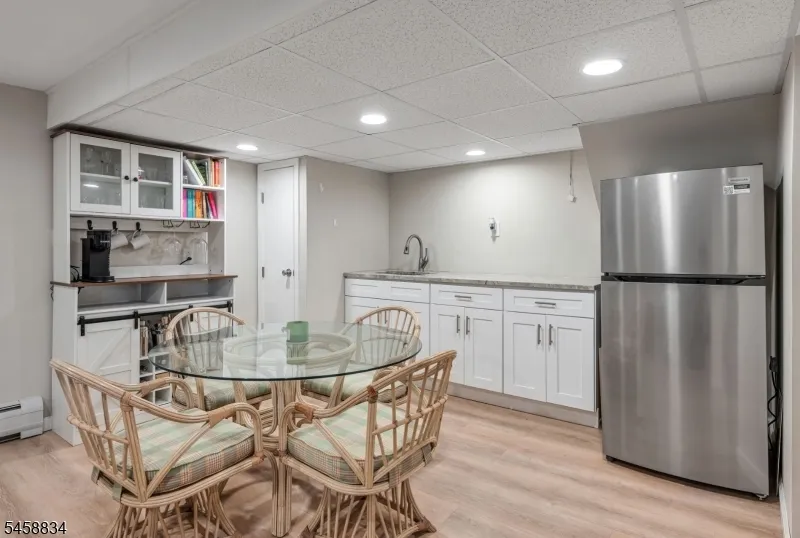 14 Aspen Ct Paramus, NJ 07652