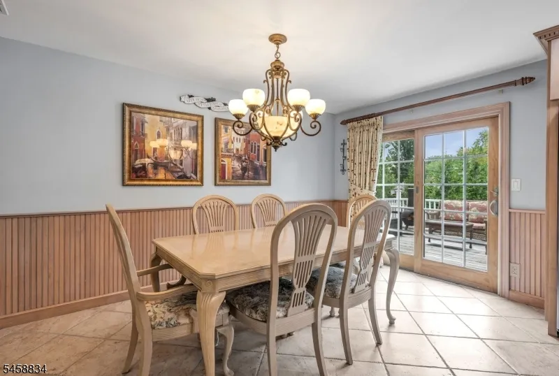 14 Aspen Ct Paramus, NJ 07652