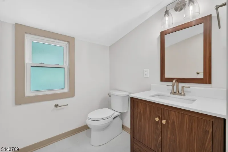 15 Elberta Rd Maplewood, NJ 07040