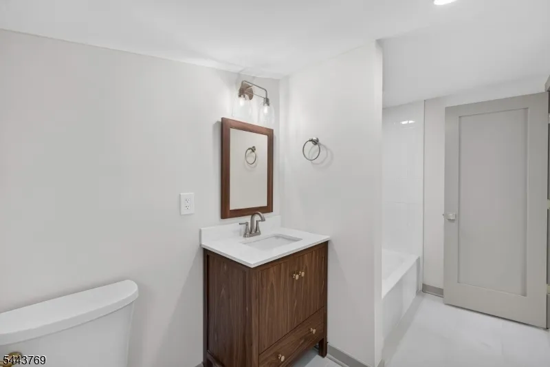 15 Elberta Rd Maplewood, NJ 07040