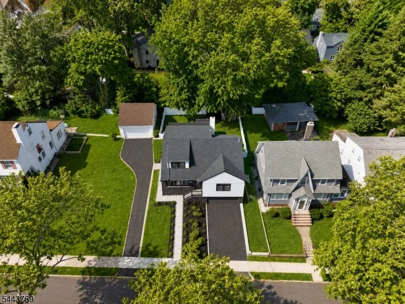 15 Elberta Rd Maplewood, NJ 07040